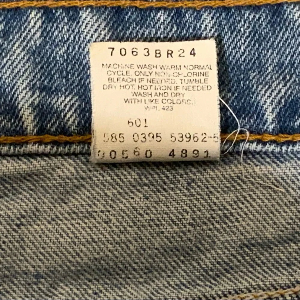 Vintage LEVI’S Mens Jeans Sz 36x30 Loose Tapered Leg 560 Blue Jeans USA Made Red - Picture 7 of 7